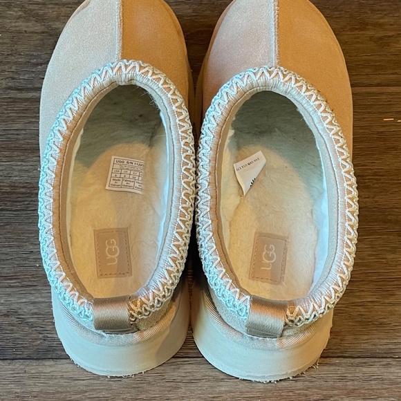 UGG Tazz ll - Sand - Size 8 - Picture 3 of 7